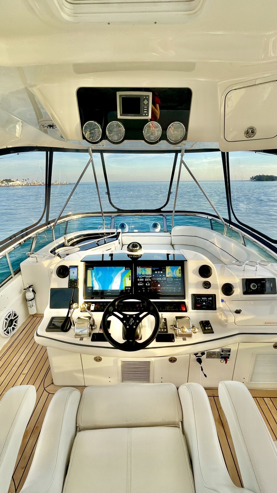 Upper helm station of Lady Skarlet with navigation screens